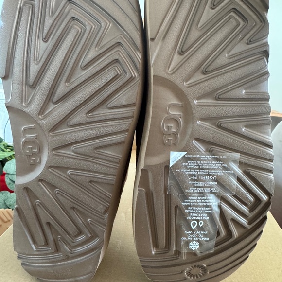 Men’s Classic Mini Pull On Boots - Picture 8 of 8